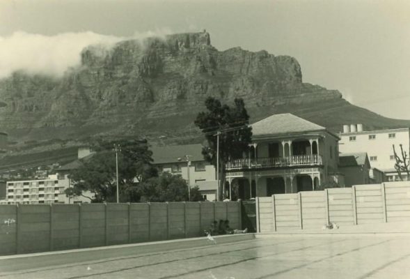 1981 Swembad gebou